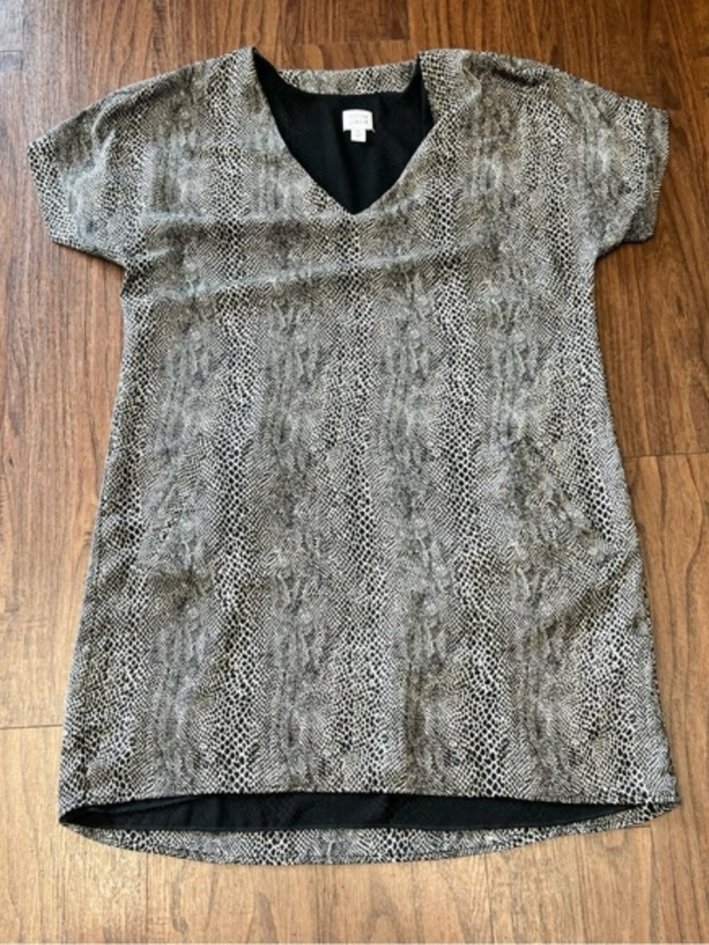 Peyton Jensen snake print short sleeve shift dress Size Medium